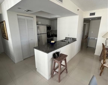 8911 Collins Ave - Photo Thumbnail 7