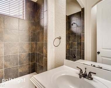 15816 Glenn Ln Unit - Photo Thumbnail 9