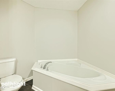 5345 Oakley Commons Boulevard Unit - Photo Thumbnail 10