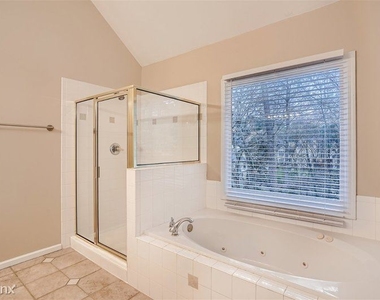 142 Piedmont Ln Unit - Photo Thumbnail 10