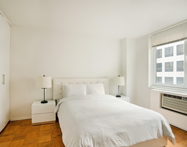 230 West West 55th Street - Photo Thumbnail 9