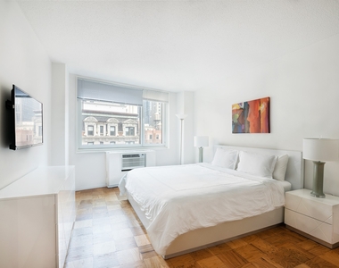 230 West West 55th Street - Photo Thumbnail 16
