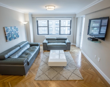 305 East 86th Street - Photo Thumbnail 4