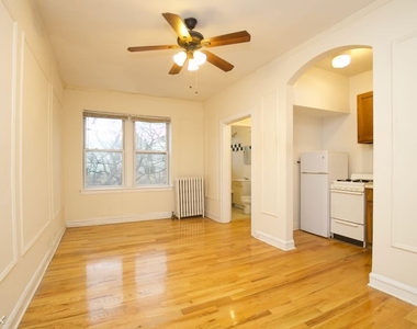 2827 N. Burling, Unit 403 - Photo Thumbnail 6