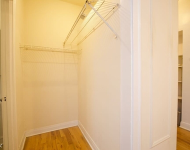 2827 N. Burling, Unit 403 - Photo Thumbnail 12