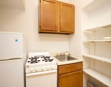 2827 N. Burling, Unit 403 - Photo Thumbnail 2