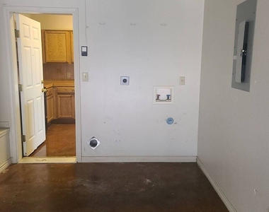 2103 Charleston Court A&b - Photo Thumbnail 6