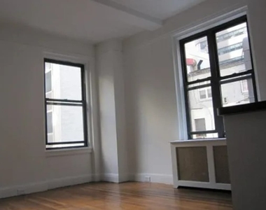 235 West 22nd Street - Photo Thumbnail 1