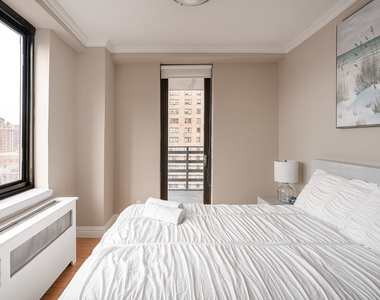 792 Columbus Avenue - Photo Thumbnail 7