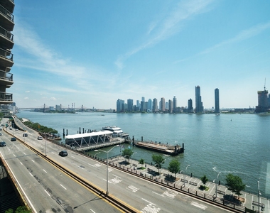 401 East 34th Street - Photo Thumbnail 9