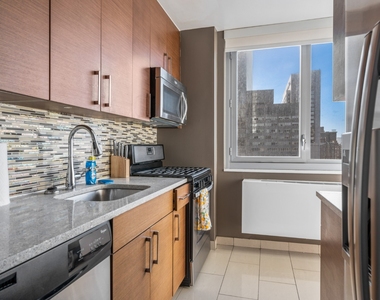 401 East 34th Street - Photo Thumbnail 14