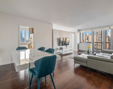 401 East 34th Street - Photo Thumbnail 10