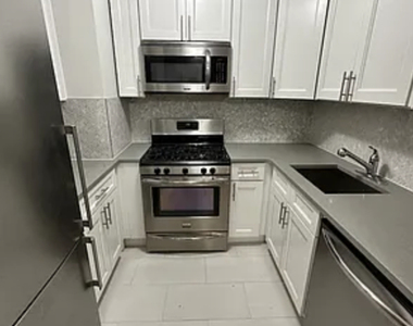 305 East 86th Street, Unit 14kw - Photo Thumbnail 1