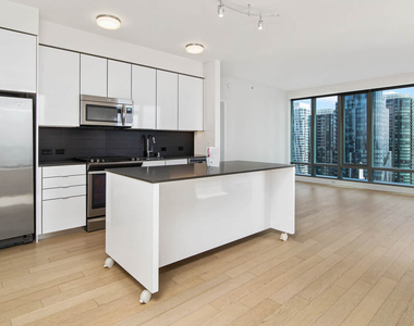 340 Fremont St - Photo Thumbnail 25