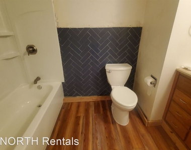 8855 Brook Avenue - Photo Thumbnail 19