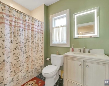 2191 Edwin Avenue - Photo Thumbnail 19