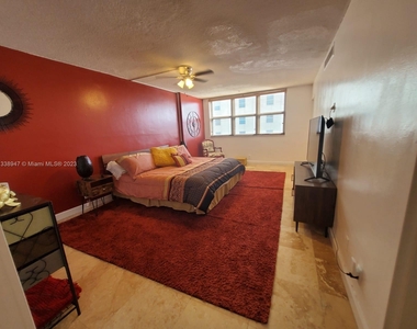 9225 Collins Ave - Photo Thumbnail 17