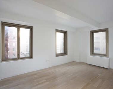 310 East 86th Street - Photo Thumbnail 1