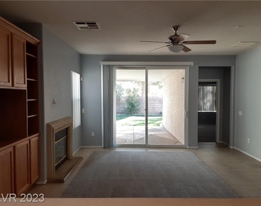 7242 Platinum Creek Street - Photo Thumbnail 6