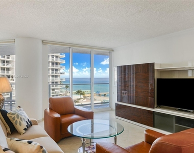 16445 Collins Ave - Photo Thumbnail 2