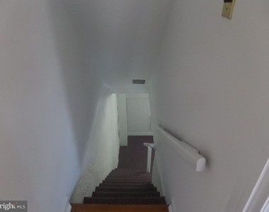 211 Stevens Street - Photo Thumbnail 3