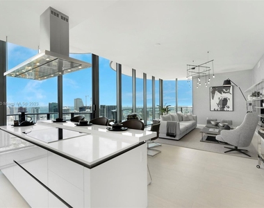 1000 Brickell Plz - Photo Thumbnail 33