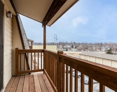 10827 Blondo Street - Photo Thumbnail 7