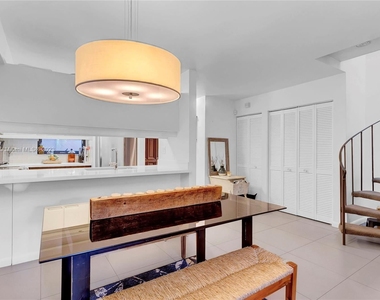 2180 Brickell Ave Apt 10 - Photo Thumbnail 4