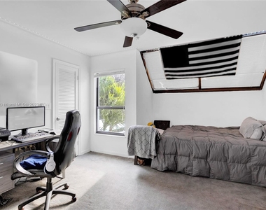 2180 Brickell Ave Apt 10 - Photo Thumbnail 23