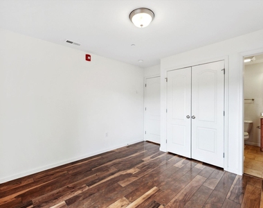 4612 Sansom St Unit 2 - Photo Thumbnail 1