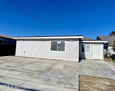 748 Hawthorne Pl - Photo Thumbnail 1