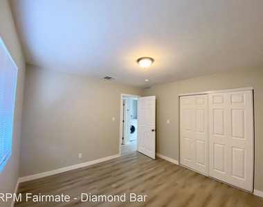 748 Hawthorne Pl - Photo Thumbnail 7