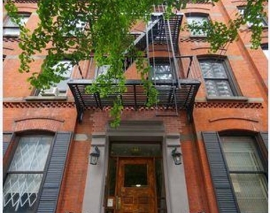 East 88th Street - Photo Thumbnail 0