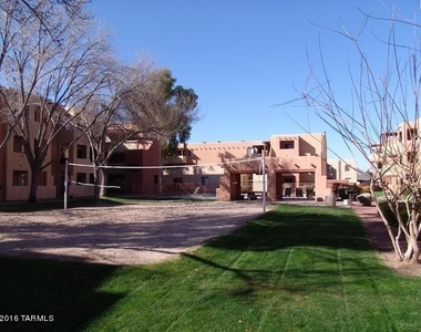 1810 E Blacklidge Drive - Photo Thumbnail 19