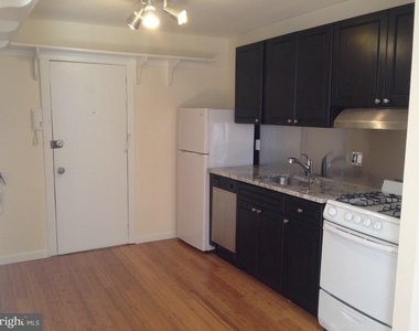 1212 Spruce St #1r - Photo Thumbnail 0