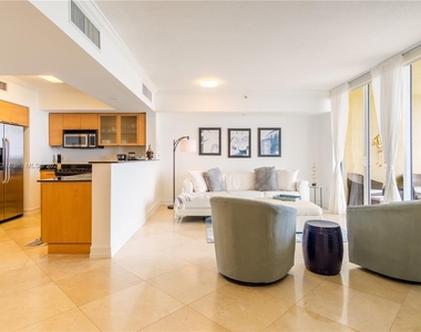 16699 Collins Ave - Photo Thumbnail 17