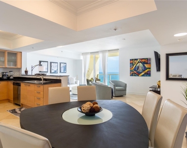 16699 Collins Ave - Photo Thumbnail 20