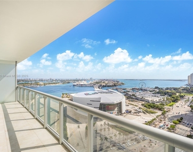 888 Biscayne Blvd - Photo Thumbnail 7