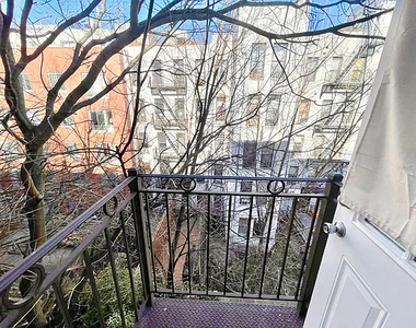 636 East 6th Street - Photo Thumbnail 7