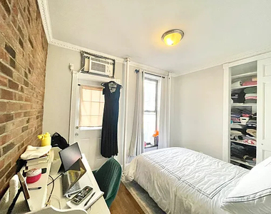 636 East 6th Street - Photo Thumbnail 3