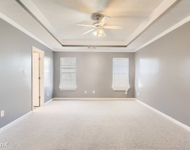 5460 Yellow Pine Drive Unit - Photo Thumbnail 8