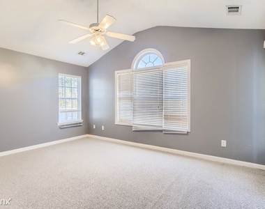 5460 Yellow Pine Drive Unit - Photo Thumbnail 11