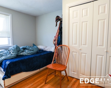 21 Kinross Rd Apt 3 - Photo Thumbnail 6