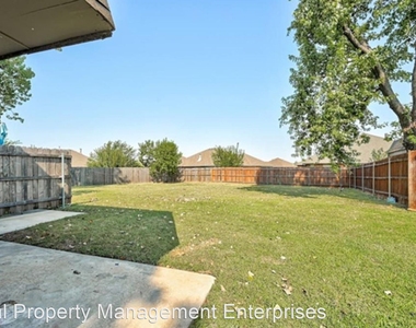 1247 W Huntington Way - Photo Thumbnail 22