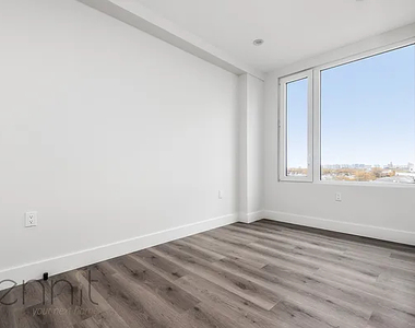 125 Kings Highway - Photo Thumbnail 4