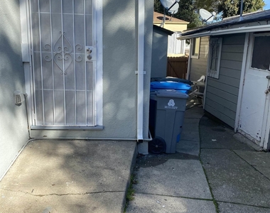 1518 Sacramento Street - Photo Thumbnail 13