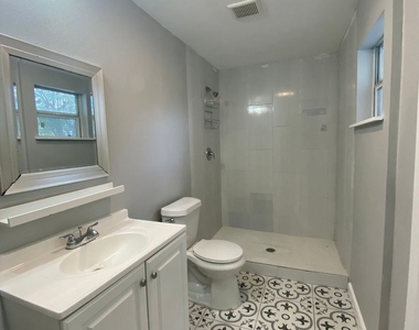 1035 W French Pl Unit 202 - Photo Thumbnail 12