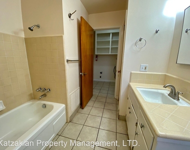 7712-7714-7716 Brentwood Drive - Photo Thumbnail 14