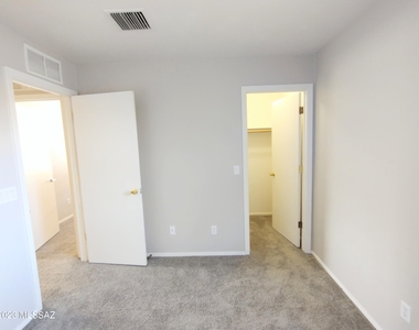 2819 N Silver Island Way - Photo Thumbnail 13