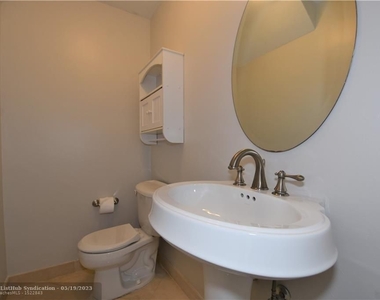 5400 N Ocean Blvd - Photo Thumbnail 31